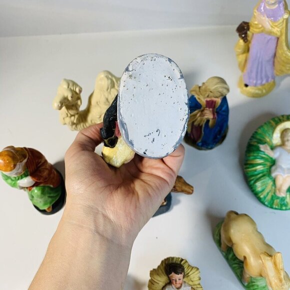 Vintage Christmas Nativity Figures Lot Various Sizes & Materials Hand Painted - Picture 8 of 11